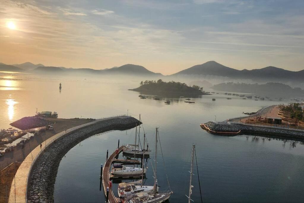 The Castle Ocean Marina Double Suite Yeosu Exterior foto