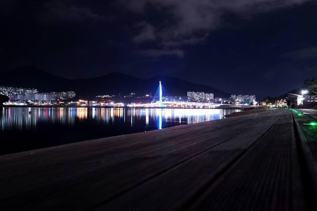 The Castle Ocean Marina Double Suite Yeosu Exterior foto